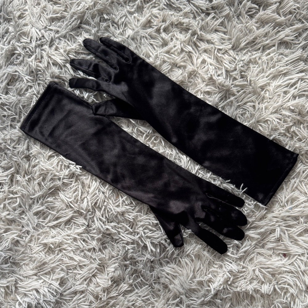 Elegant Black Long Gloves